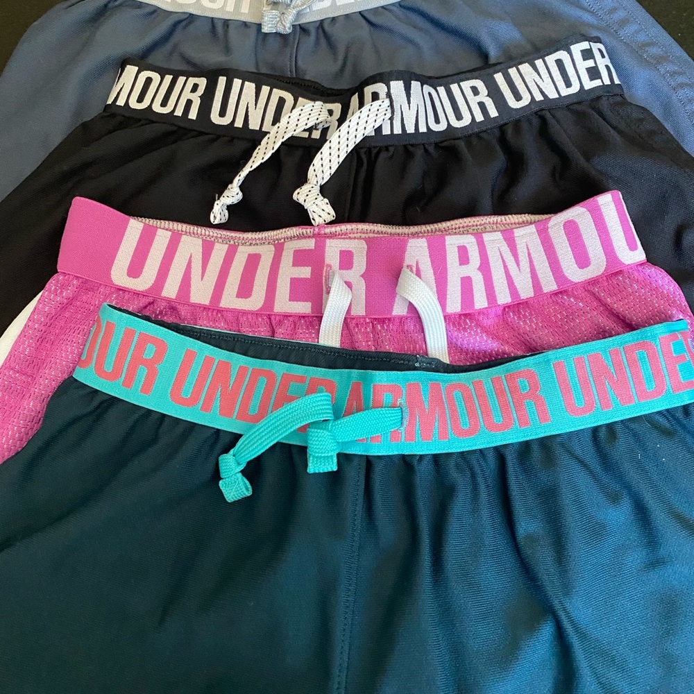 Under Armour Girls Play It Shorts Bundle- Size M